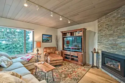 Image de Nouveau! Tahoe Retreat w / Views, 2Mi to Heavenly Lifts