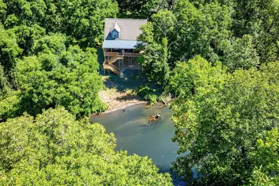 Image de Relaxant River Front Home