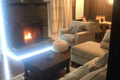 Image de Cabine confortable sur la colline Poconos