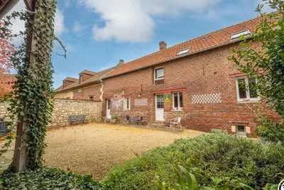 Image de Spacieux gîte familial avec jardin et cheminée en Picardie