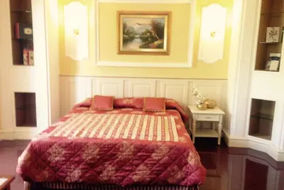 Image de Loft de 40 m. q. dans une villa sur les collines des Marches à minutes de la mer