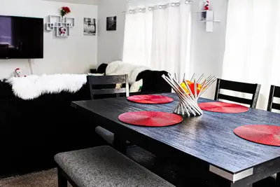 Image de Chalet d'hiver / 10 min de la station de ski / 4bd / salle de jeux / 12 personnes