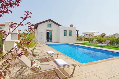 Image de Marion - 3Bed Brand New Bangalow dans la région de Ayia Thekla Coeastal