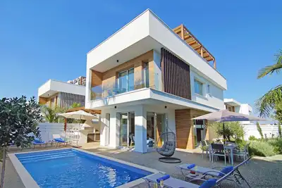 Image de Lily - Villa de luxe neuve avec 3 chambres en-suite à distance de marche de Trinity Golden Sand