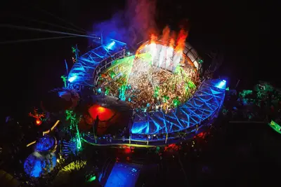 Image de Emplacement de fête fantastique, juste sur la plage, restaurants, bars et gens sympas!