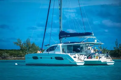 Image de Yacht de luxe sur l'eau à Exuma, Emerald Bay Marina (un développement Sandals).