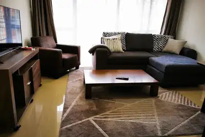 Image de Spacieux 2Bdrm près du centre de Yaya - 1Min. marcher