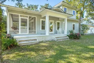 Image de Ladderville Guest House sur la «vieille» rue Plage de Teresa