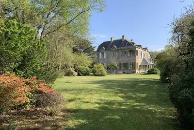 Image de Manoir Ă Locronan dans un superbe parc