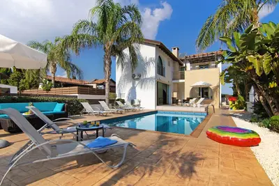 Image de Regina - Villa 4bed située dans le quartier côtier calme d'Ayia Thekla