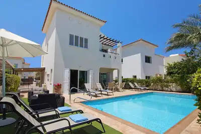 Image de Palm - Villa 3bed Ă distance de marche de Trinity Golden Sandy Beach