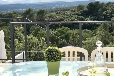 Image de Villa Sunset Uzès, un balcon sur l'Uzège