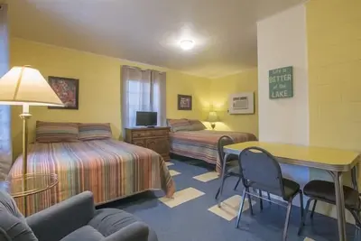 Image de Maison privée dans la station près de notre piscine en forme de coeur.