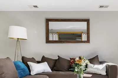 Image de Maison familiale ensoleillée dans un quartier historique