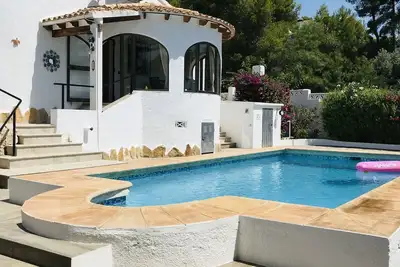 Image de Villa au calme, piscine, climatisation, wifi, 3 ch pour 6 personnes au calme