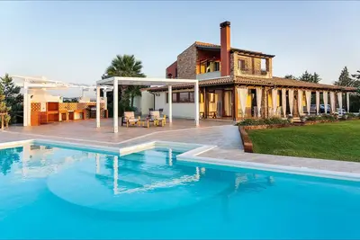 Image de My Rental Homes - Villa Heaven with huge garden, a private pool and Bbq area
