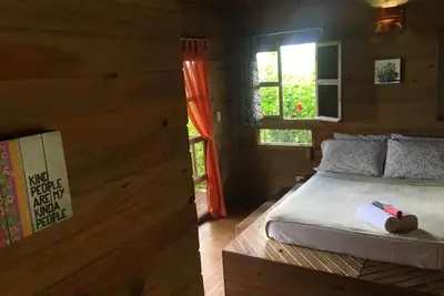 Image de Retraite romantique au sommet d'une colline au-dessus de Montezuma dans Soul Fire Casitas