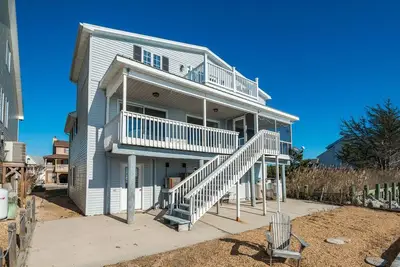 Image de Serenity Now est une superbe location de vacances au bord de l'eau à quelques minutes de Chincoteague.