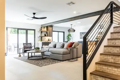 Image de Superbe rénovation personnalisée, Santa Fe McCormick Ranch 3 lits king 2bath 2 gar gar