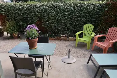 Image de Agréable appartement dans une maison de vacances pour 2 personnes avec Wifi, Tv, patio et parking