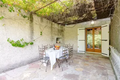 Image de Appartement dans une maison de vacances avec Wifi, piscine, Tv, terrasse, vue panoramique, parking