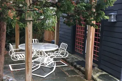 Image de Vacances zen dans la vieille Marblehead coloniale. accessible aux plages.