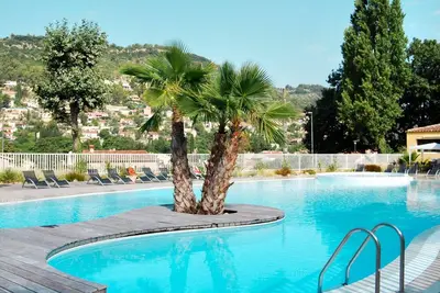 Image de Appartement dans une maison de vacances avec piscine, Wifi, climatisation, Tv, terrasse, parking