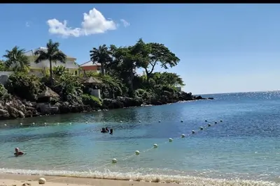 Image de Offres spéciales à Beautiful Villa avec plage privée à Negril en Jamaïque avec plongée en apnée