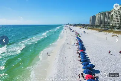 Image de Family-Friendly and Beautifully Upgraded Villa Steps from Beach, pool & lake!