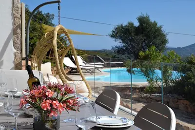 Sardaigne, Costa Smeralda, villa  avec piscine et vue mer - 8 personnes