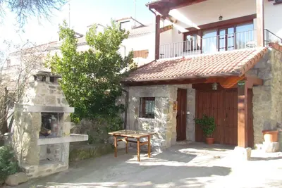 Image de Maison rurale Gredos permet aux animaux, terrasse avec vue sur la Sierra