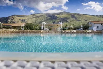 Borgo Aranci - Maison mitoyenne Edera - A6 ** Avec Poom PARTAGÉ Et Jacuzzi **