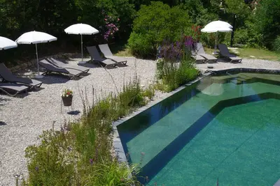 Image de Golfe de St-Tropez, beau gîte*** 2 pers ds villa avec piscine naturelle et vélos