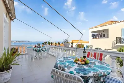 Image de Ostrella, vacances avec vue mer