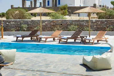 Charmante petite villa Elena avec piscine privée, jacuzzi et vue sur la mer!