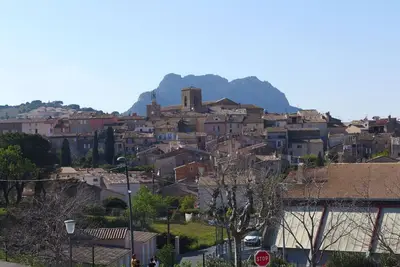 Image de Joli appartement avec piscine, Wifi, climatisation, Tv, patio, animaux admis et parking