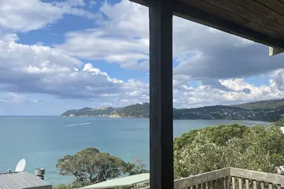 Image de Virtually beachfront family bach, secluded Ding Bay (Langs)