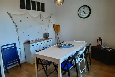 Appartement lumineux à Hendaye centre, 2 chambres, proche commerces et gare, WiFi inclus