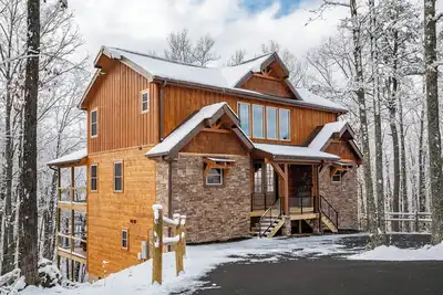 Image de Construction haut de gamme nouvellement construite! Billet Dollywood gratuit!