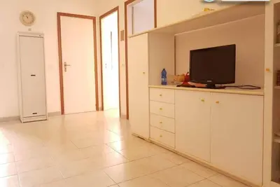 Image de Appartement de trois pièces au rez-de-chaussée près de la mer