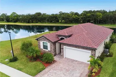 Image de Le Paradis Rencontre La Vie PRIVÉE Avec Une Vue Sur L'Eau Incroyable Et Une Piscine CHAUFFÉE