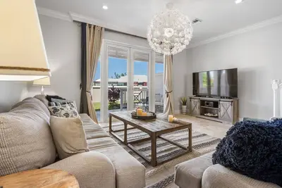 Image de Cozy Beach Home Style 4bdr à pied de la plage! !