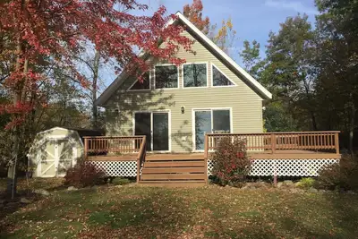 Image de Chalet au bord de l'eau avec magnifique grand jardin