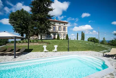 Image de Maison de vacances privée avec piscine privée, Wifi, climatisation, Tv, patio, vue panoramique