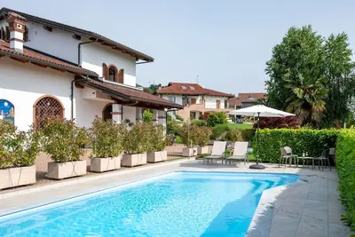 Image de Belle maison de vacances pour 6 personnes avec Wifi, piscine privée, Tv, terrasse et parking