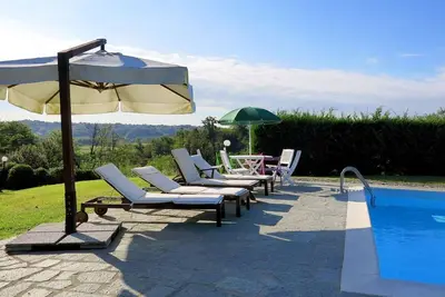 Image de Maison de vacances privée avec piscine privée, Wifi, Tv, terrasse, animaux admis, parking