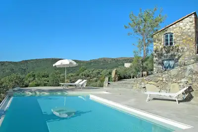 Image de Magnifique maison de vacances privée avec piscine privée, Wifi, Tv, patio et parking