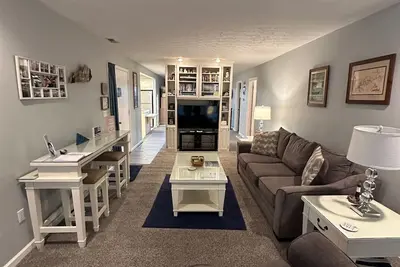 Image de WoodsonBend Condo de luxe extrêmement grand avec 1 chambre et 1 salle de bain complète, 6 couchages