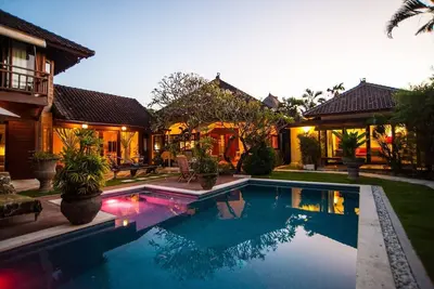 Image de Villa paisible de 2 chambres au coeur de Seminyak