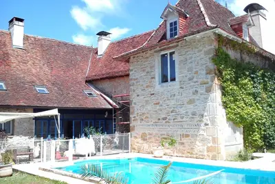 Image de Maison de Vacances 16 pers- Salon de fêtes - piscine - Jacuzzi